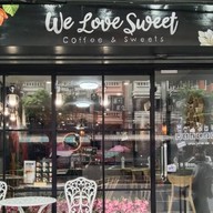 We Love Sweet ลาดหญ้า