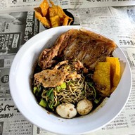 บะหมี่จอมทอง โอนิน12 คลอง6