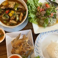 ร้านเพาะรัก@บ้านไร่อาจารย์หนวด