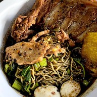 บะหมี่จอมทอง โอนิน12 คลอง6