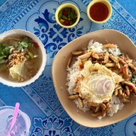 ครัวเจ๊นิด กะเพราปูบ้านนาเก่า