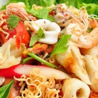 ร้านยำยำรสเด็ดเจ้าเก่า สีลมซอย 10