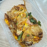 แอนก๋วยเตี๋ยวคั่วไก่ อุดมสุข