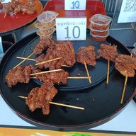 บรรยากาศ หมูปลาร้า รัชโยธิน