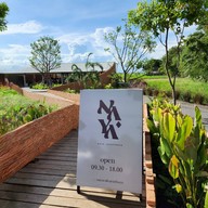 หน้าร้าน Naya Cafe