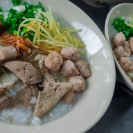โจ๊กหมูเลิศรส ต้มเลือดหมูตำลึง