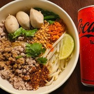 หมี่ไก่ฉีก หมี่คลุกซอสโบราณ สาขา1 by oilzii