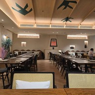 บรรยากาศ Greyhound Café Med Park Hospital