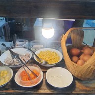 บรรยากาศ น้องบัวลอย ศูนย์อาหารตลาดนัดลุงออม