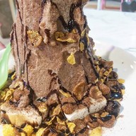 หวานลิ้นไอติมไข่แข็ง ปากซอยจรัญ 63