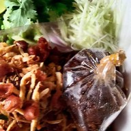 เมนู ข้าวคลุกกะปิ เจ๊แหม่ม ร้านบ้านบุศรินทร์ บ้านกล้วย-ไทรน้อย เทศบาลพิมลราช นนทบุรี(เจ้าเดิมจากตะวันนา) กทม