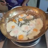 น้องบัวลอย ศูนย์อาหารตลาดนัดลุงออม