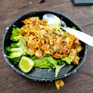 ข้าวซอยเก๊าไม้ พิษณุโลก