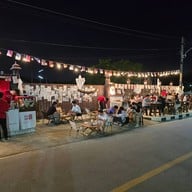 บรรยากาศ กินนมชมวัง -