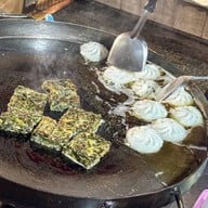 กุยช่ายใต้หลังคาตลาดโชคชัย4 สาขาตลาดโชคชัย4