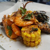 ปิด (ราคาอาหารอาจมีการเปลี่ยนแปลงขึ้นอยู่ที่ราคาวัตถุดิบในแต่ละวัน)