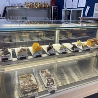 Fahrenheit Bakery& Restaurant อาคารปิยะเพลส ซอยหลังสวน ถนนเพลินจิต