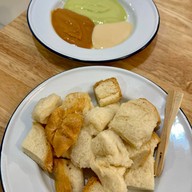 เมนูของร้าน ตั้งใจปัง นมสด ขนมปังปิ้ง