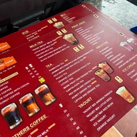 Cafe Hoàng Tuấn (Ngã 6)