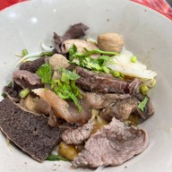 เมนูของร้าน ราชรสเนื้อตุ๋น ลาซาล 79