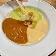 ตั้งใจปัง นมสด ขนมปังปิ้ง