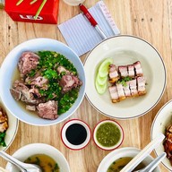 อาเฟยหมูกรอบสาขาปทุมธานี 8