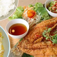 กะเพรา ตามสั่ง (คาเฟ่ ซอย 7) คาเฟ่ ซอย 7