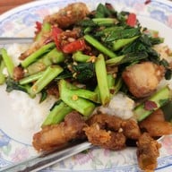 Je Kiek Pathumthong (เจ๊เกี๊ยก ปทุมทอง)