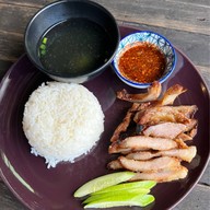 สี่แยกหัวตะเข้คาเฟ่แอนด์เกสท์เฮ้าส์