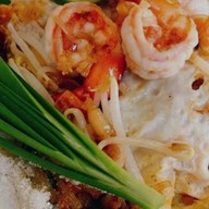 พี่นัท ผัดไทย กุ้ง สด