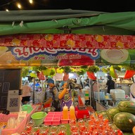 น้ำผลไม้ปั่น ตลาดเซฟวันโก