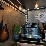 ออน เดอะ เวย์ คาเฟ่ เชียงใหม่ สาขาพระบาท ลำปาง