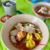 เมนูของร้าน ก๋วยเตี๋ยวต้มยำนายบอย  บางพึ่ง