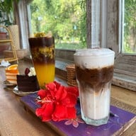 ชบาคาเฟ่ Chaba Chabai Cafe ลำลูกกา