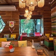ชบาคาเฟ่ Chaba Chabai Cafe ลำลูกกา