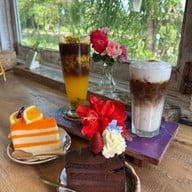 ชบาคาเฟ่ Chaba Chabai Cafe ลำลูกกา