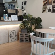 บรรยากาศ Tbh Cafe' Donmueang