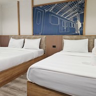 Nadpob Station Hotel | โรงแรม นัดพบ สเตชั่น