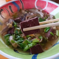 เมนูของร้าน ลูกชิ้นหมูนายเล้ง