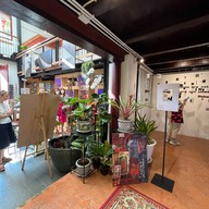 Photohostel & Photocafe