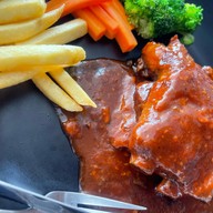 The Dishes Riverside พระสมุทรเจดีย์