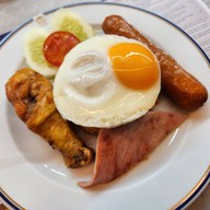 เมนูของร้าน ถูกและดี Eight Thonglor