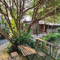 บรรยากาศ บ้าน ๑,๐๐๐ ไม้ Cafe & Farm