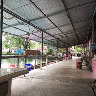 บรรยากาศ ทองม้วนแม่บุญมี 3