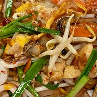 แม่เล็กผัดไทย หอยทอด โบราณ ตลาดสิงหสุต