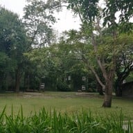 บรรยากาศ คาเฟ่โรงบ่ม เก๊าไม้ล้านนา สันป่าตอง