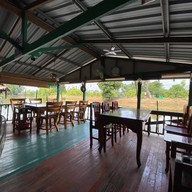 ร้านอาหารลุงดำ องครักษ์