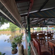 ร้านอาหารลุงดำ องครักษ์