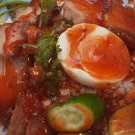 กรุงเก่าอโยธยา สี่แยกทศกัณฐ์ ก๋วยจั๊บ ข้าวหมูแดง/หมูกอบ ข้าวกะเพราทะเลเดือด หมู ไก่ รสจัดจ้าน ตามด้ว