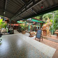 ร้านอาหารลุงดำ องครักษ์